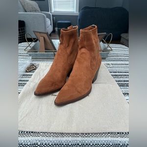 EUC: Dolce Vita suede leather short cowboy boots